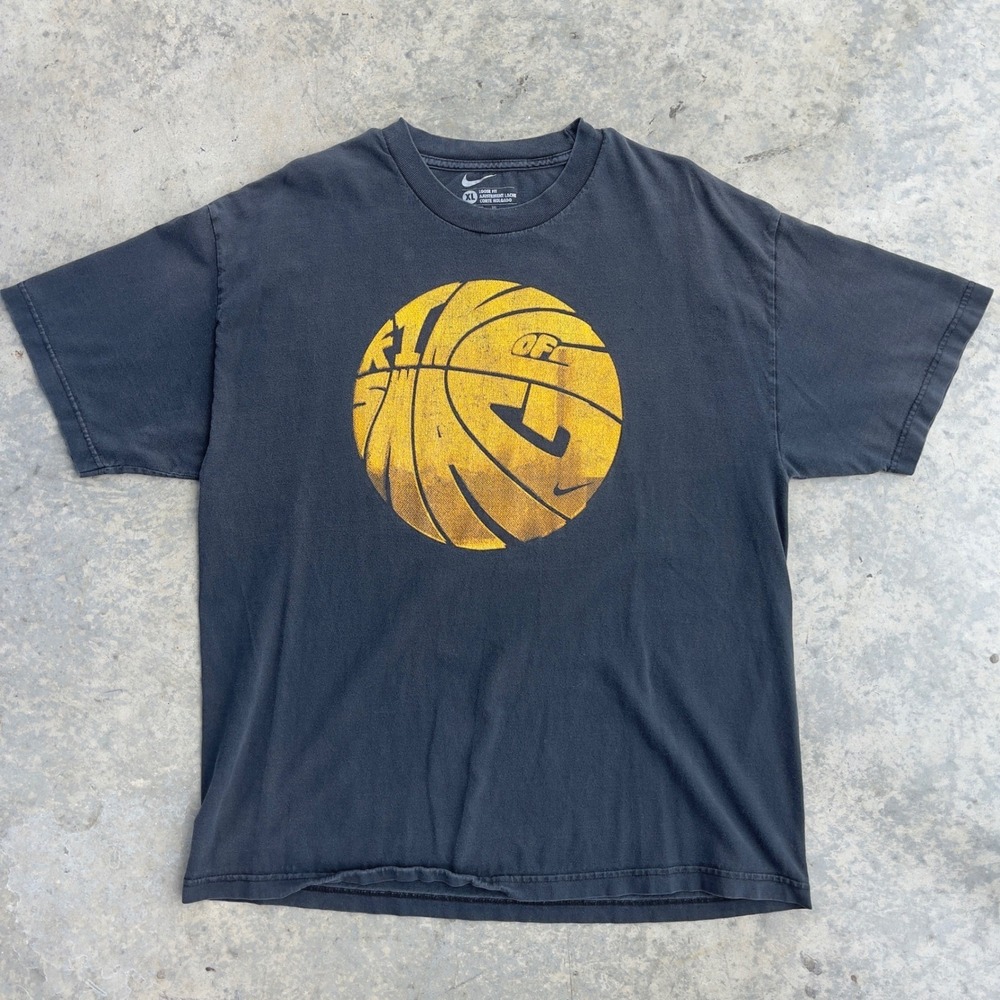 Nike T-Shirt Mens XL Black King of the Court Basketball Graphic Tee Distressed